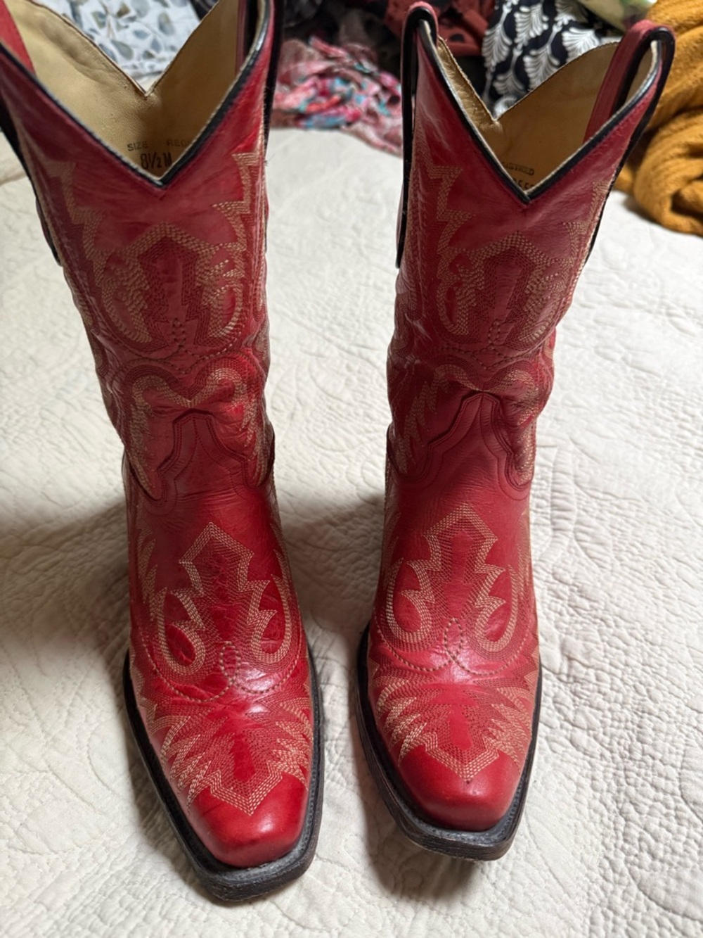 Red Women's Western Cowgirl Heel Boots - Classic Stitch Detail - Picture 4 of 8